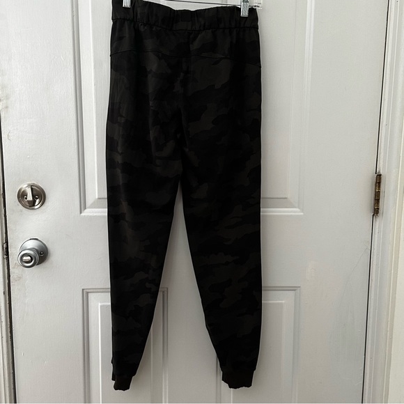 Lululemon On The Fly Joggers - Picture 4 of 9